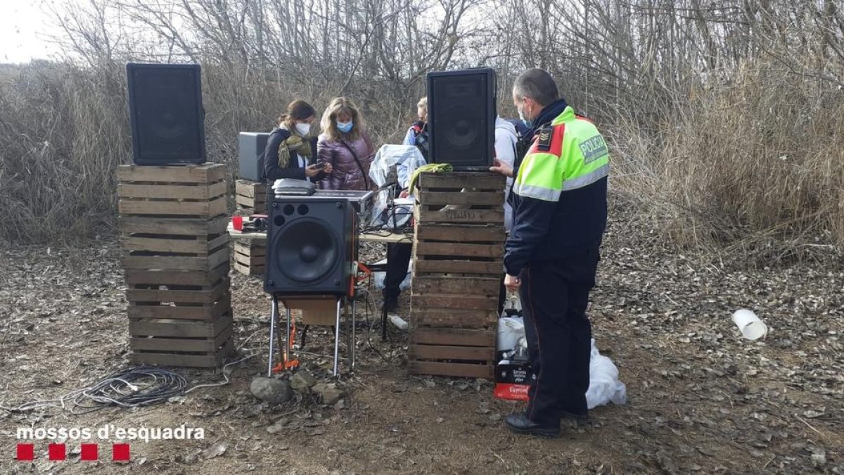 Equips per a la festa, decomissats per Mossos i Rurals.