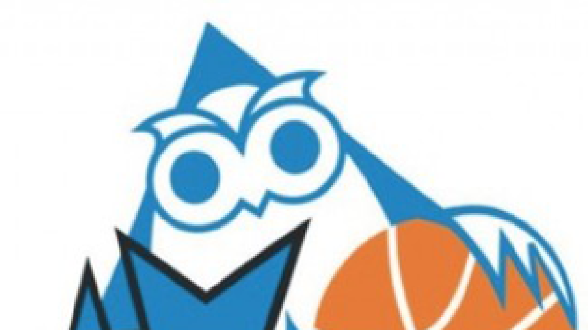 Paula Strautmane busca una companya a qui passar la pilota.