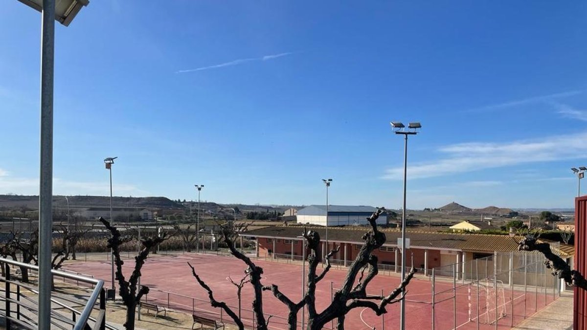 La pista poliesportiva dels Alamús, que es cobrirà.