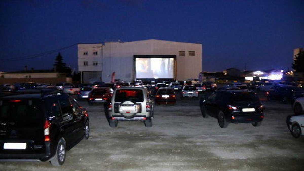 Golmés recupera durant tot l'estiu el primer autocinema de Catalunya