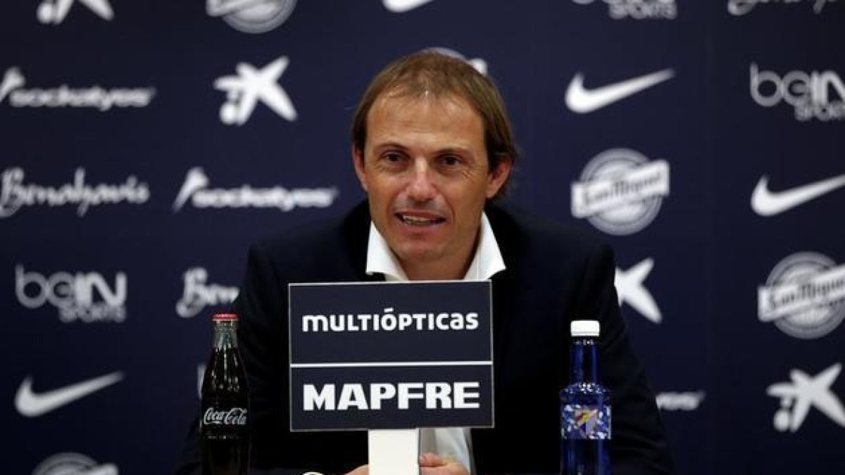 Alertan de una estafa a Les Planes d'Hostoles para hacer un homenaje al futbolista local muerto recientemente, Francesc Arnau