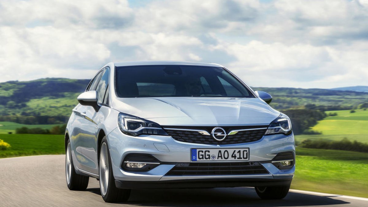 Opel aporta un nou acabat a  l'Astra més segur  i elegant