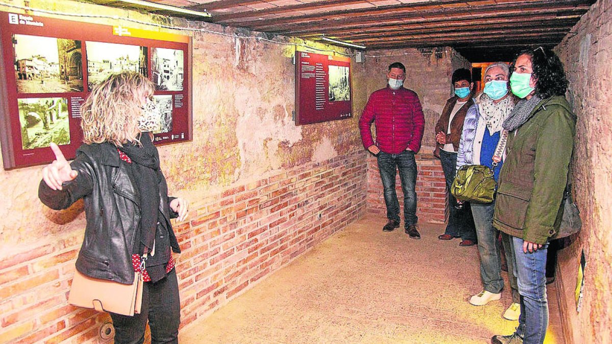 Visitas al refugio de la iglesia de Agramunt