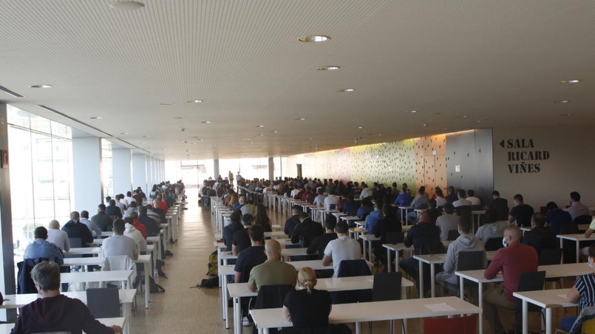 Els aspirants a les deu places de guàrdia urbà.