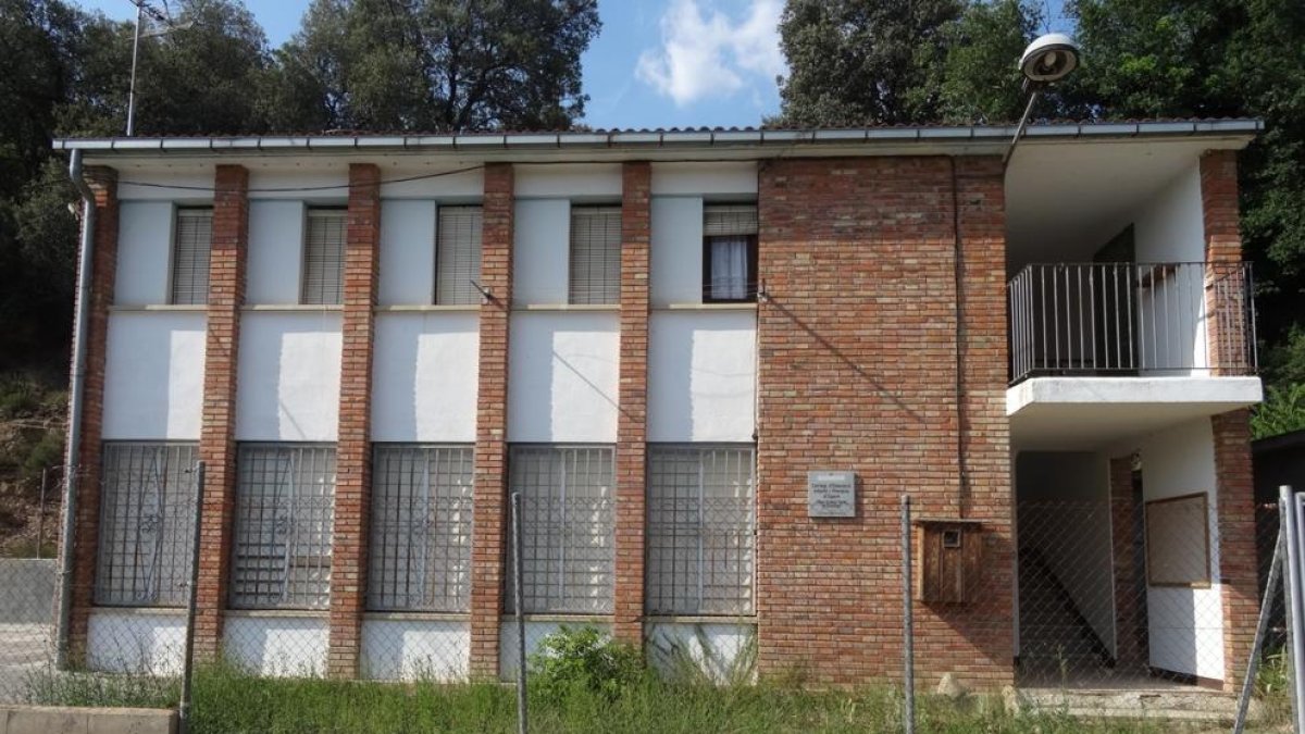 L’escola es va tancar el 2012 per falta d’alumnes.
