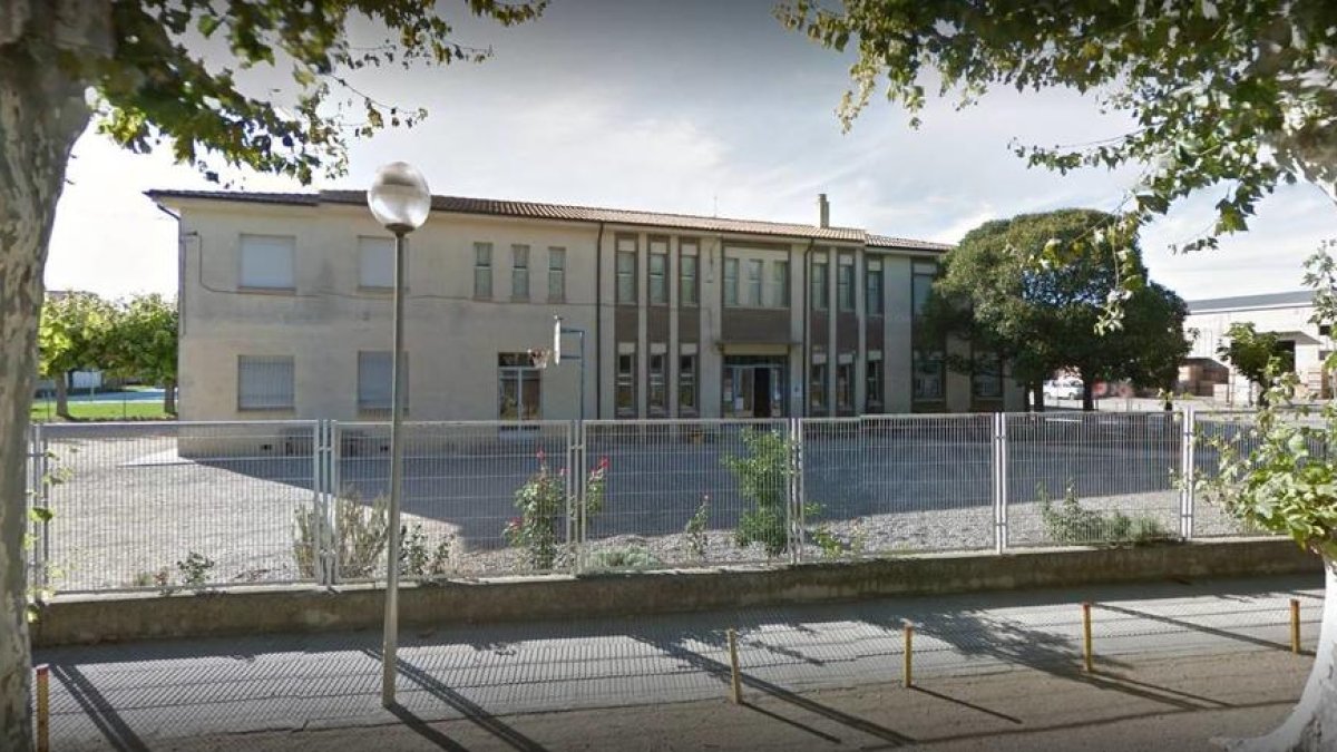 Un dels edificis del col·legi de primària.