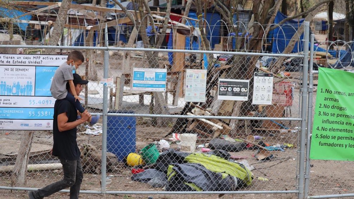 Imatge d’un campament d’immigrants a la frontera amb els EUA.