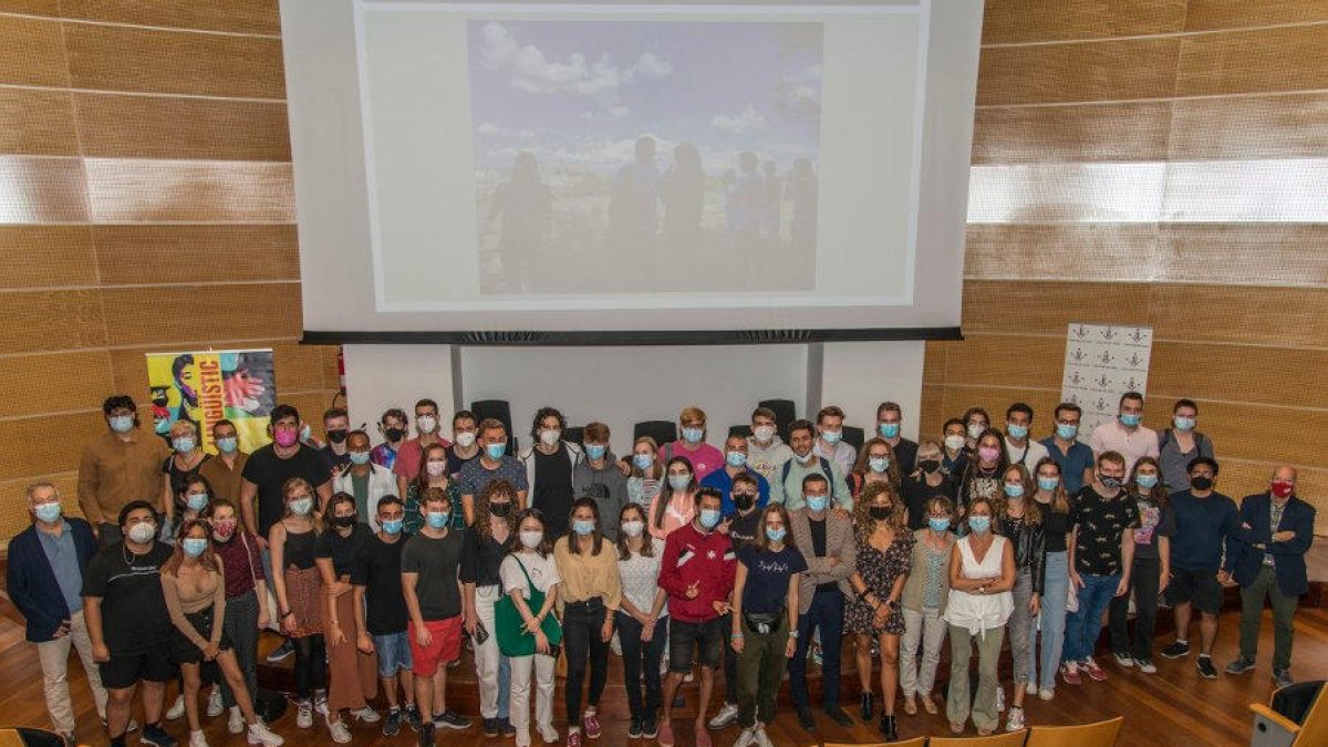 Acogida y presentación - La Universitat de Lleida recibió en el auditorio de Cappont el pasado 20 de septiembre a una cincuentena de alumnos extranjeros del programa de movilidad, que este año cursarán sus estudios en la capital del Segrià. ...