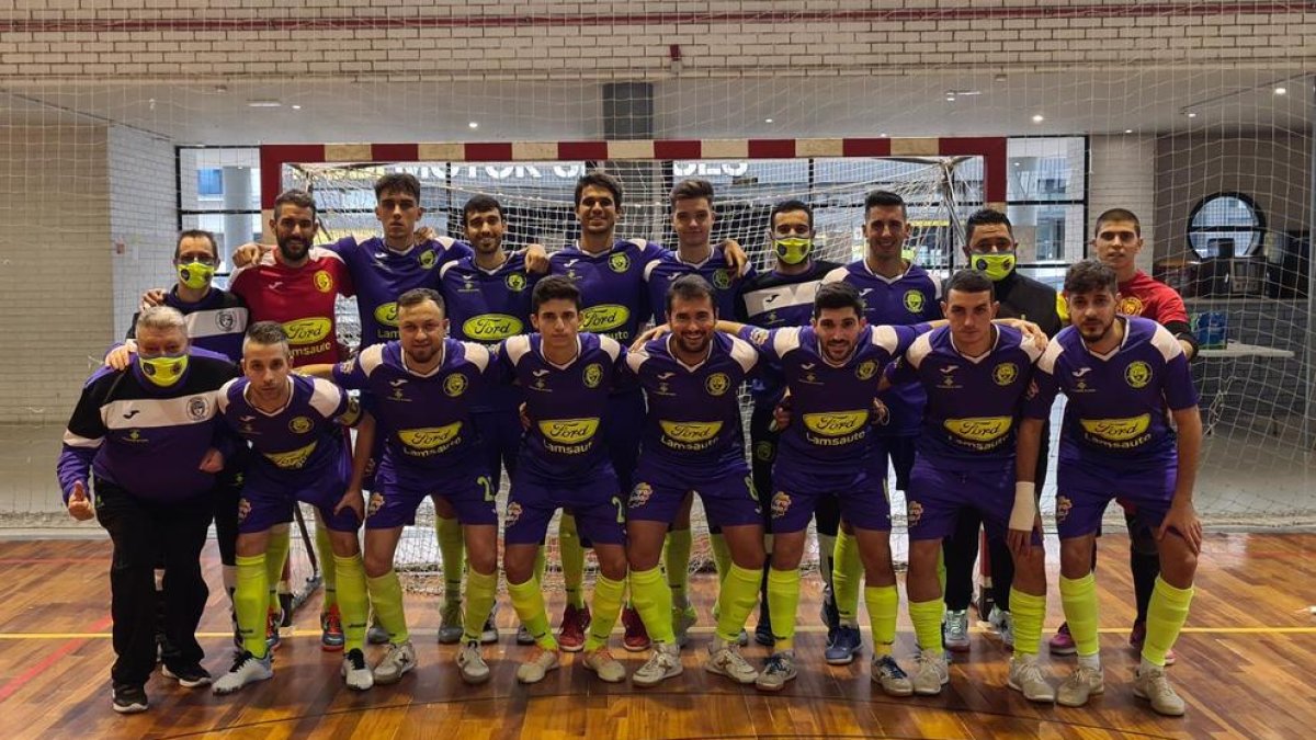 Los jugadores del Lamsauto en el partido de ayer ante el Denia.