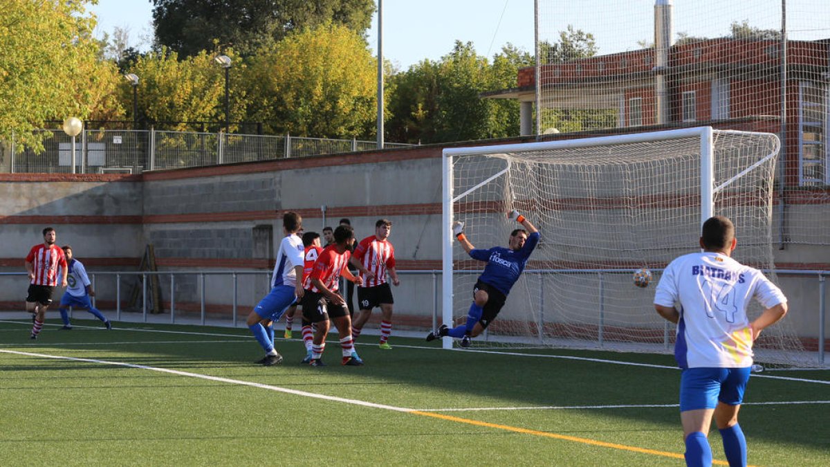 Amb aquesta acció el Ponts va anotar el segon dels cinc gols que va marcar davant del Pobla.