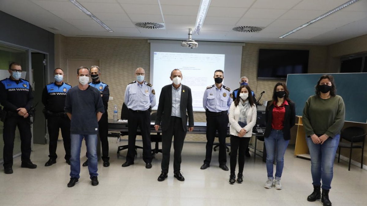 Acto de bienvenida ayer de los nuevos agentes cívicos de Lleida.