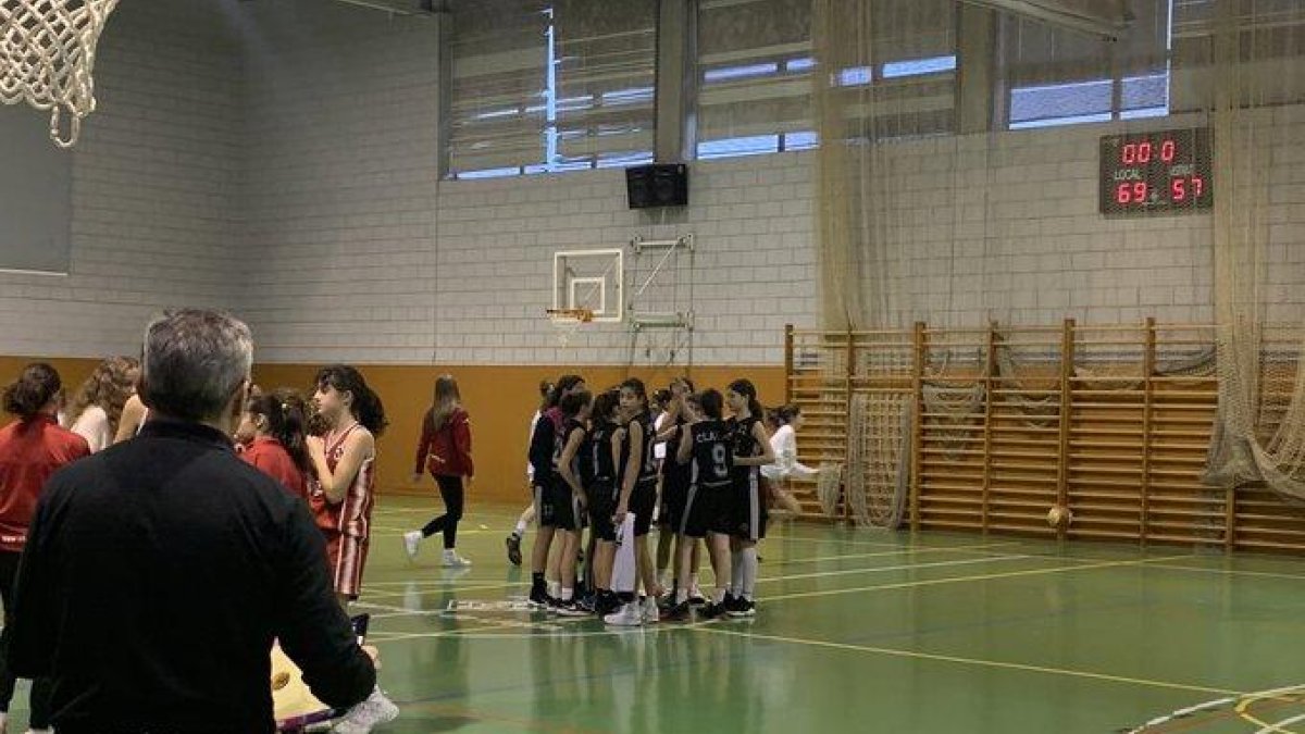 Imagen del final del partido entre el CB Lleida y el Femení Maresme.