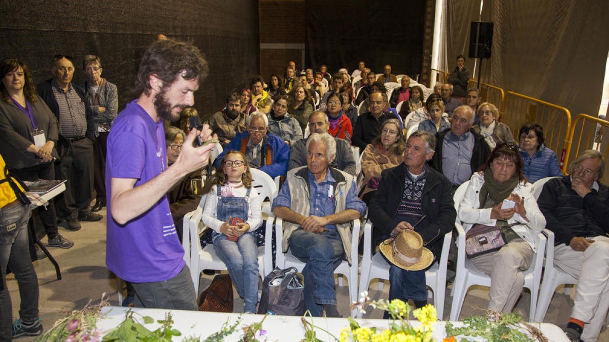 Charla sobre plantas comestibles con Els Corremarges.