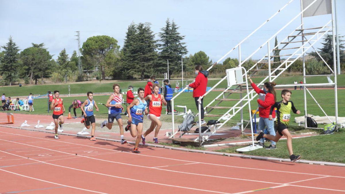 Las pistas municipales de atletismo de Les Basses acogieron en octubre un campeonato de Catalunya.