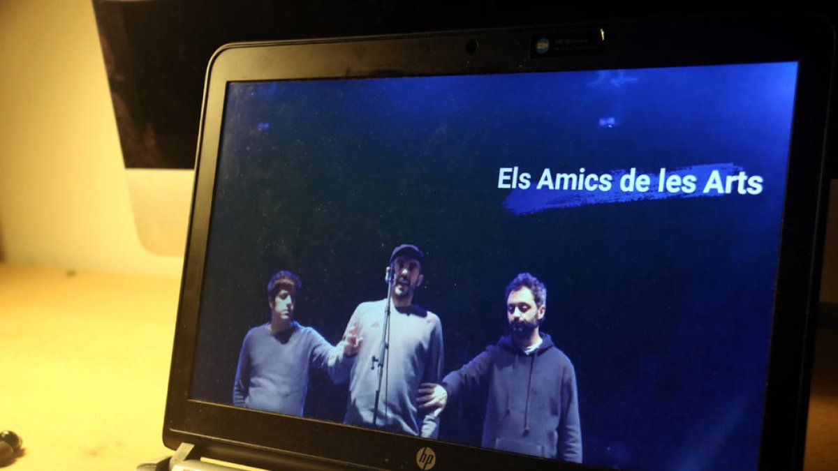 Els Amics de les Arts participó en ‘El último concierto’ desde la sala La Mirona de Salt.