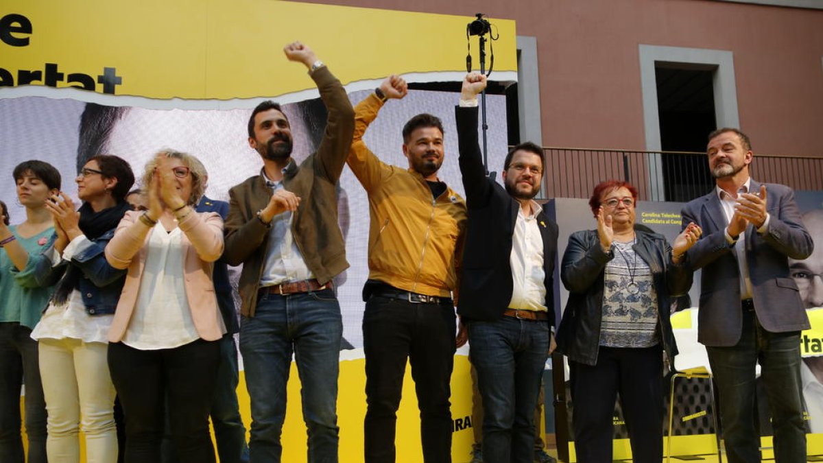 Torrent, Rufián i Aragonès, ahir, al míting d’ERC a Barcelona.