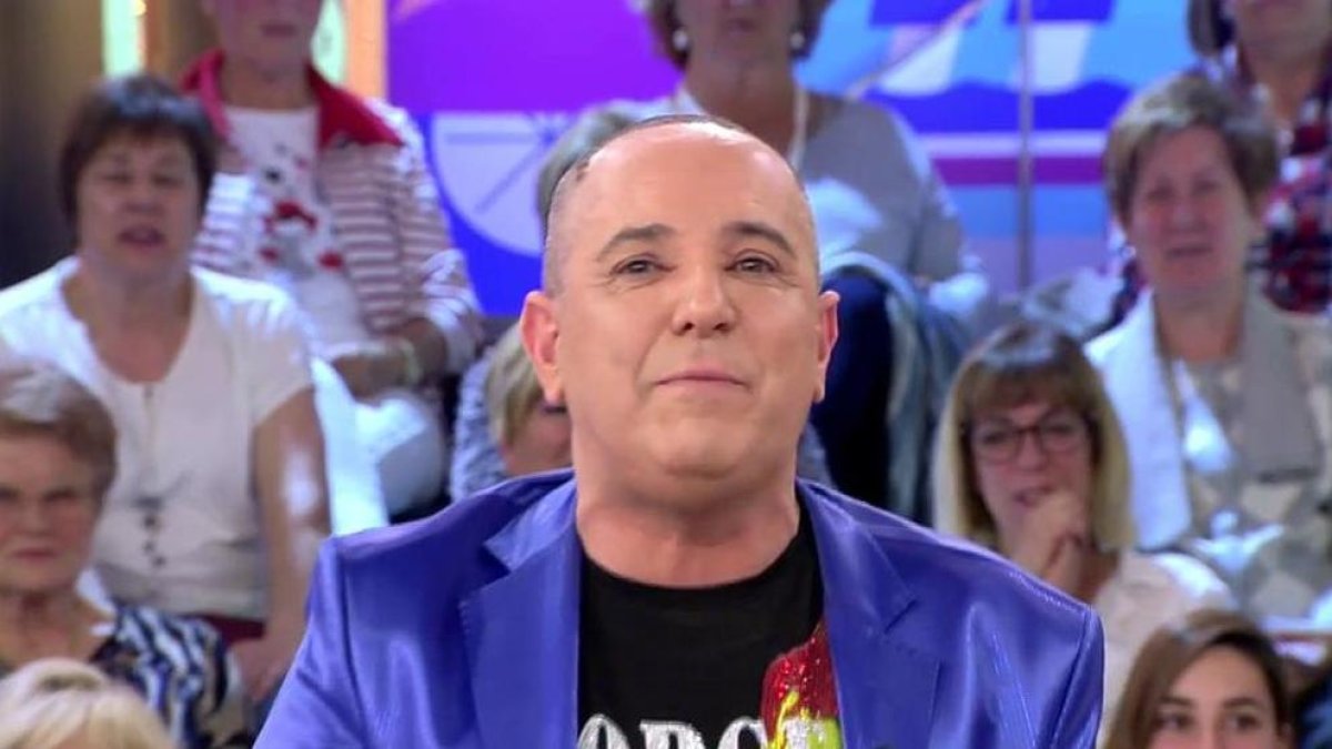 Víctor Sandoval, irreconocible