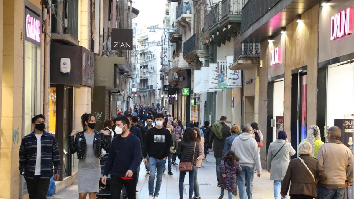 Vista d’arxiu de l’Eix Comercial de Lleida.