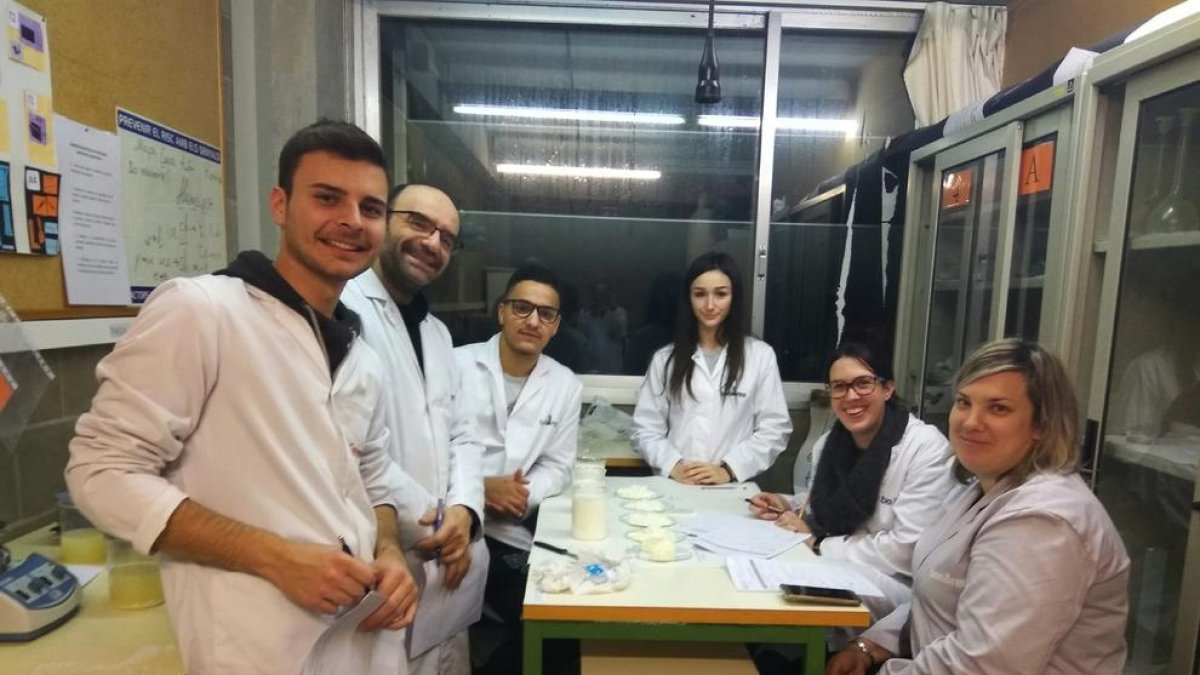 Alumnes en tècnic en processos i qualitat de la indústria alimentària han creat un nou producte.