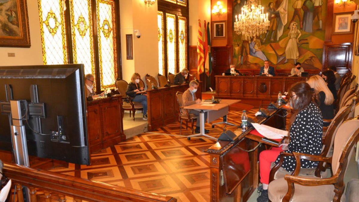 El Pleno de la Diputación de Lérida rechaza crear una oficina de supervisión de procesos como le pedía el PSC, ECP y Cs