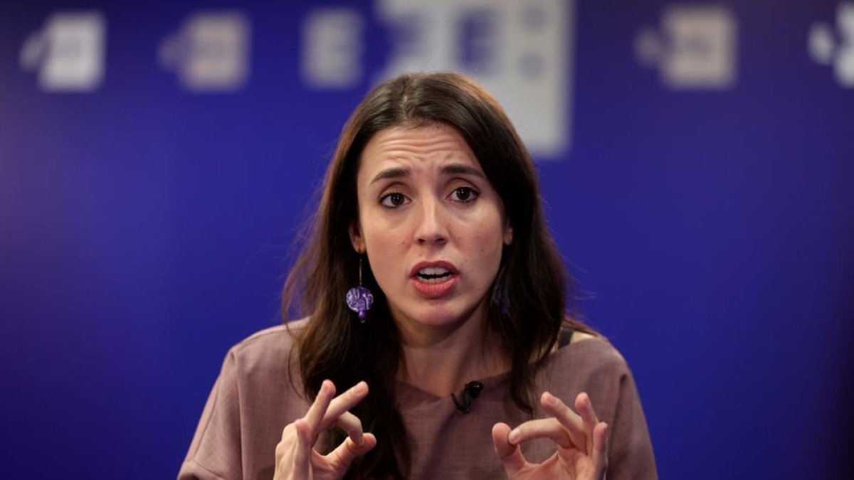 La ministra d'Igualtat, Irene Montero, durant l'entrevista.
