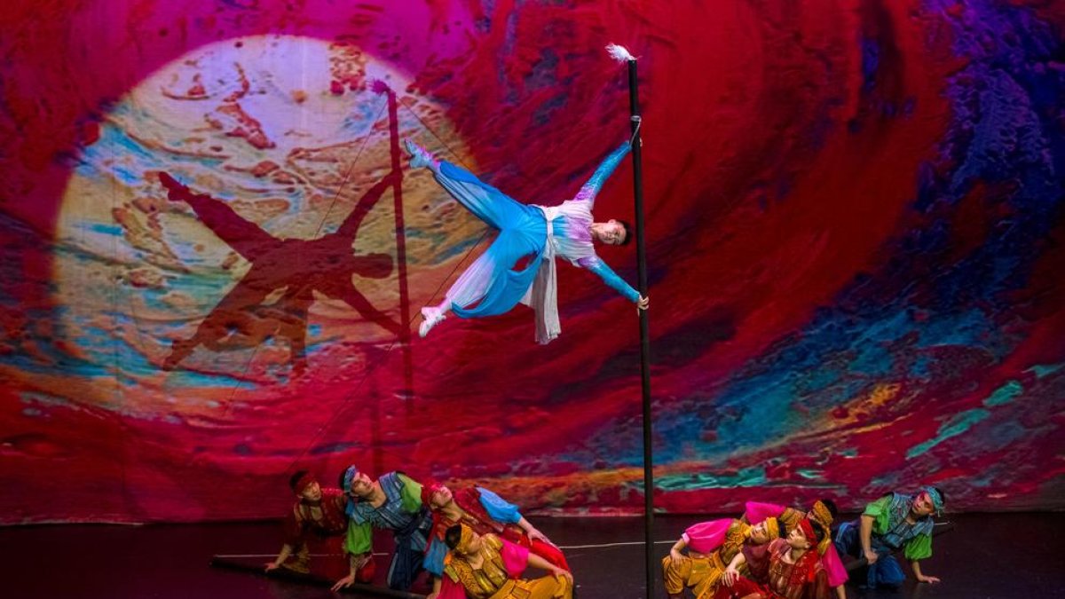 El Gran Circo Acrobático de China, en la Llotja