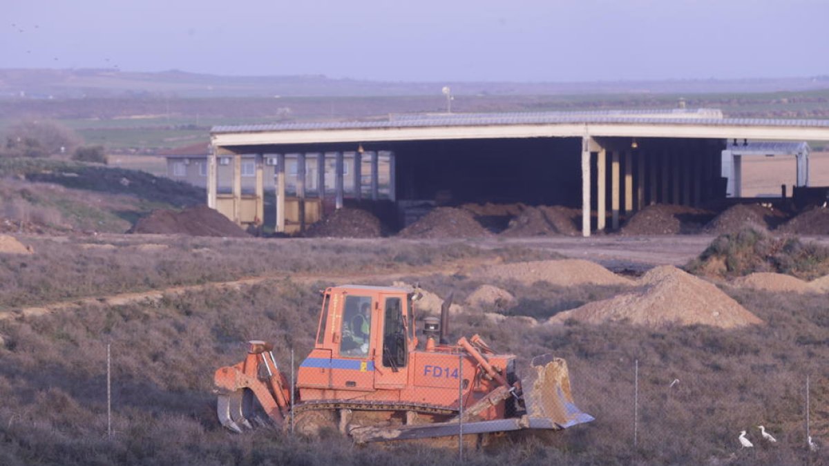 El inicio de las obras en el vertedero de Montoliu en febrero.
