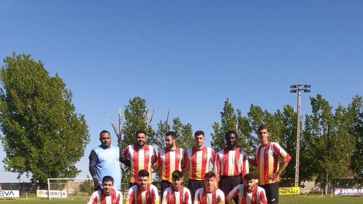 El Puigvertenc estrenó la camiseta del centenario del club.