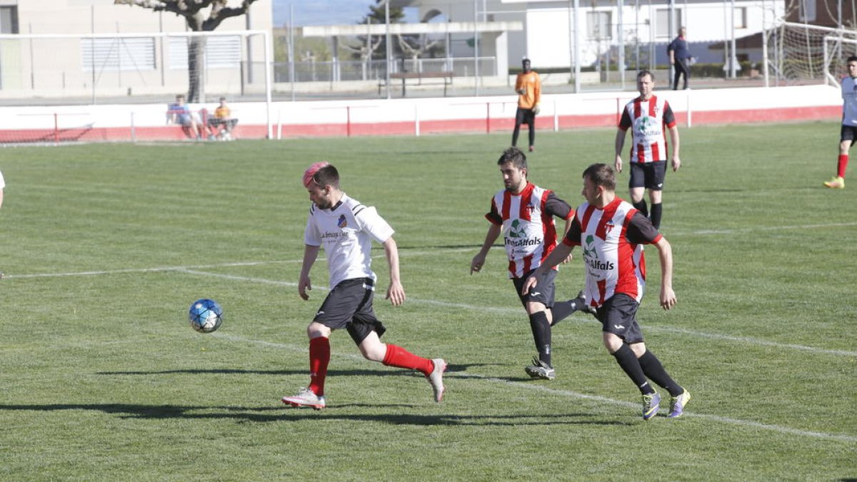 El Bellcairenc y el Tremp empataron en un partido que se decidió en una intensa segunda parte.