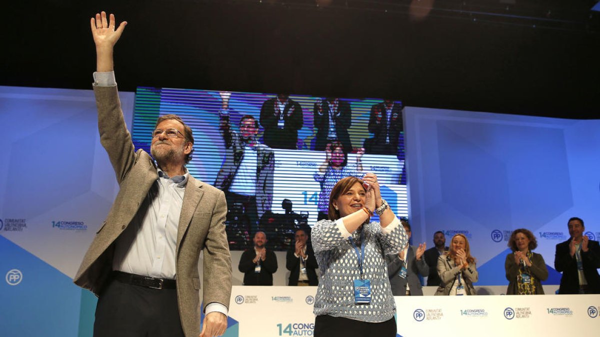 Rajoy i la presidenta del PP a València, Isabel Bonig.