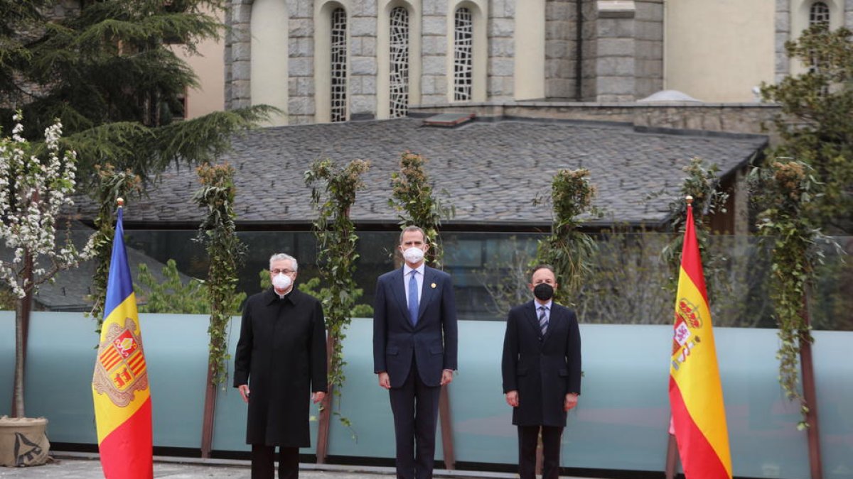 Joan-Enric Vives, Felip VI i Xavier Espot, ahir a la primera jornada de la Cimera Iberoamericana.