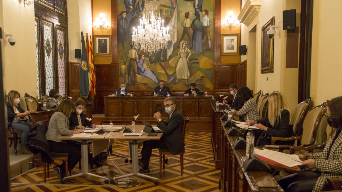 El ple de la Diputació, que tornarà a ser presencial al novembre, si no hi ha canvis per la Covid.