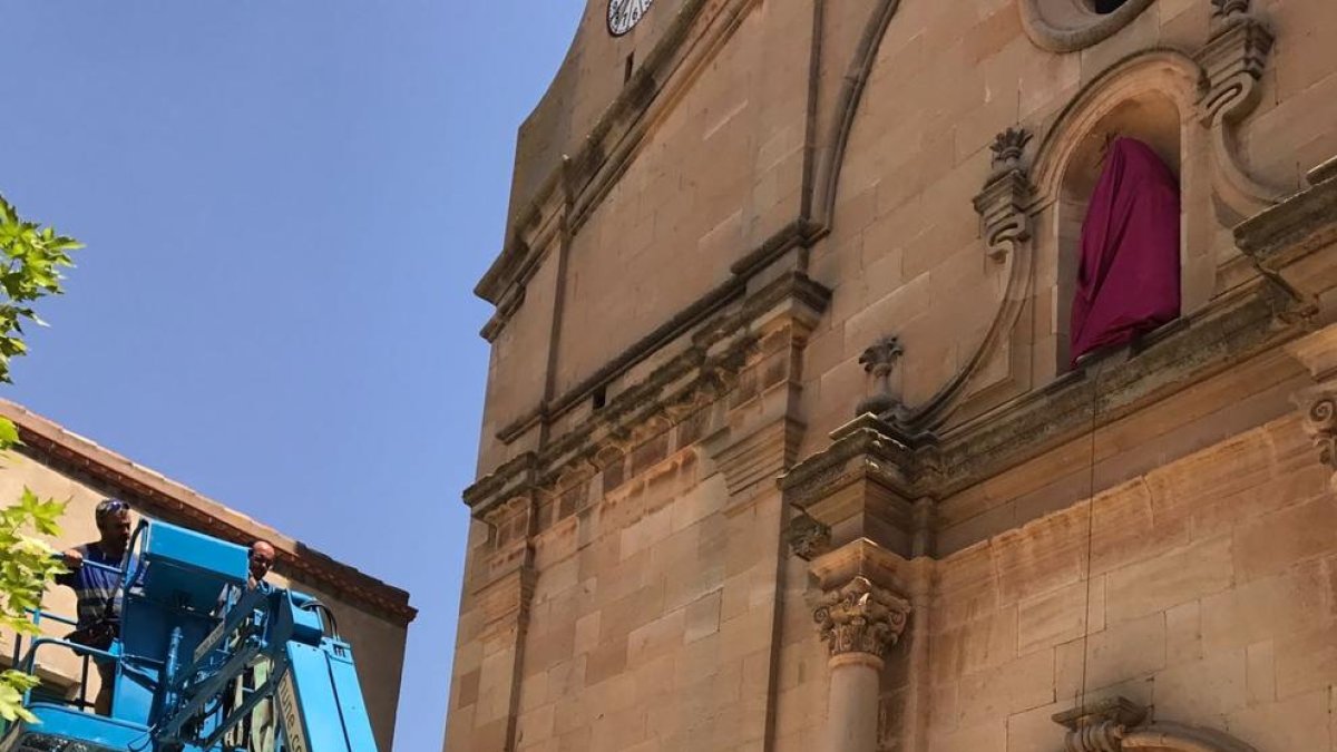 La iglesia de El Soleràs “estrena” escultura