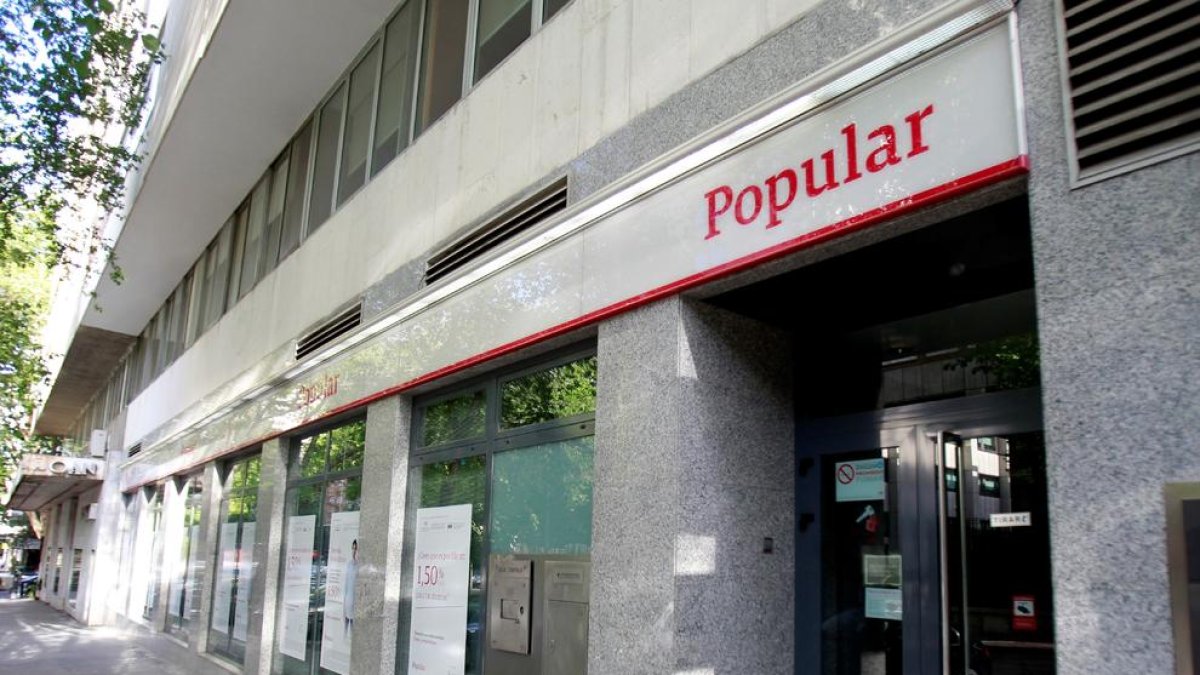 Imatge d’arxiu d’una oficina del Banc Popular.