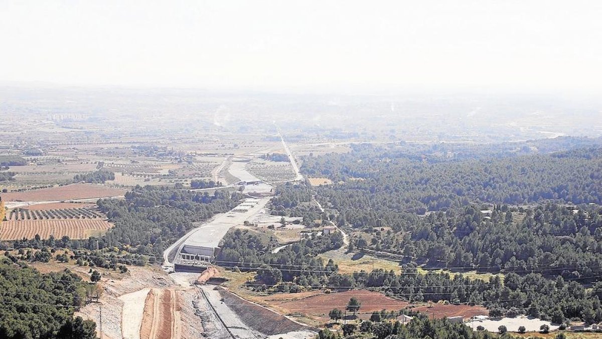 Imatge d’arxiu del tram en obres de l’A-27 al coll de Lilla.