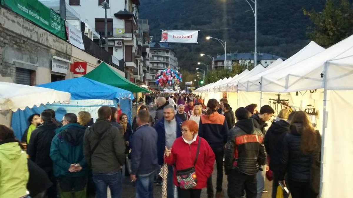 El público llenó por la tarde el Parc del Riuet de Sort.