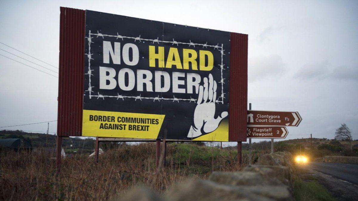 Un cartell en contra d’una frontera dura a Irlanda del Nord.