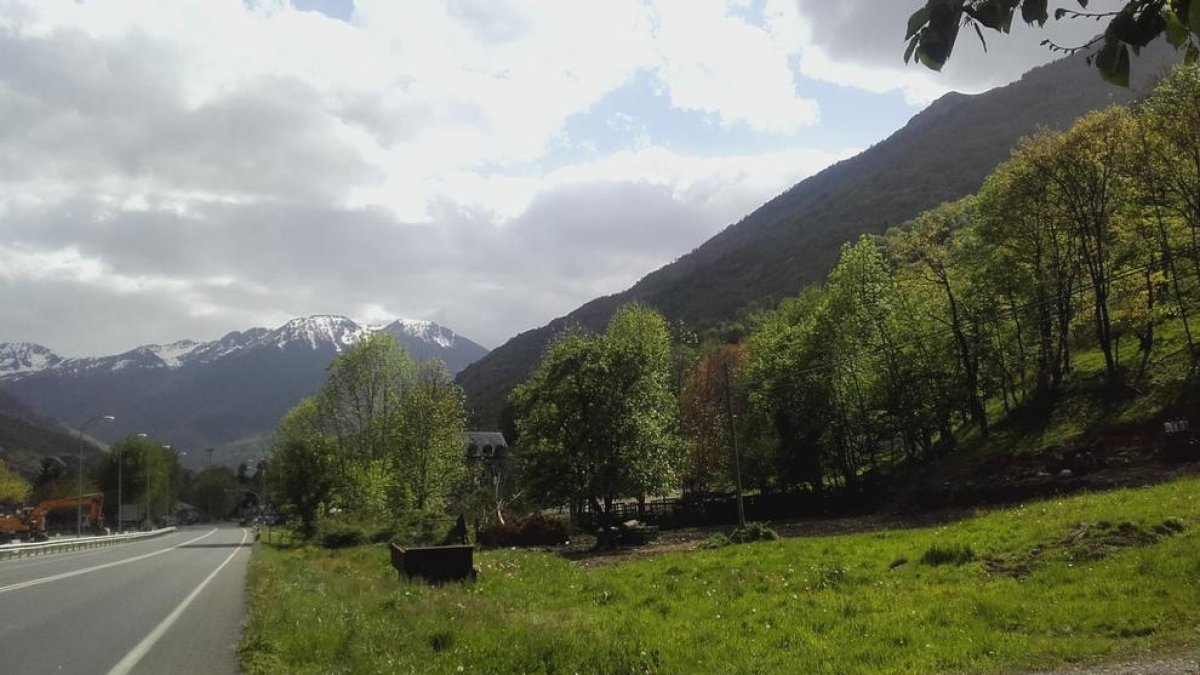 La zona on s’ubicarà l’oficina de turisme de Les.