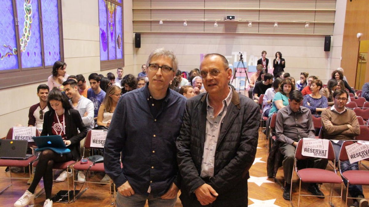 David Trueba y el profesor Miquel Pueyo, ayer en la UdL.