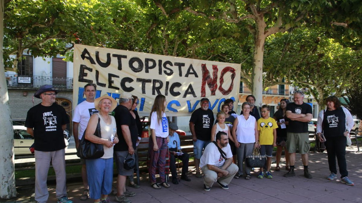 Convoquen una acampada de tres dies a Tremp contra l'autopista elèctrica