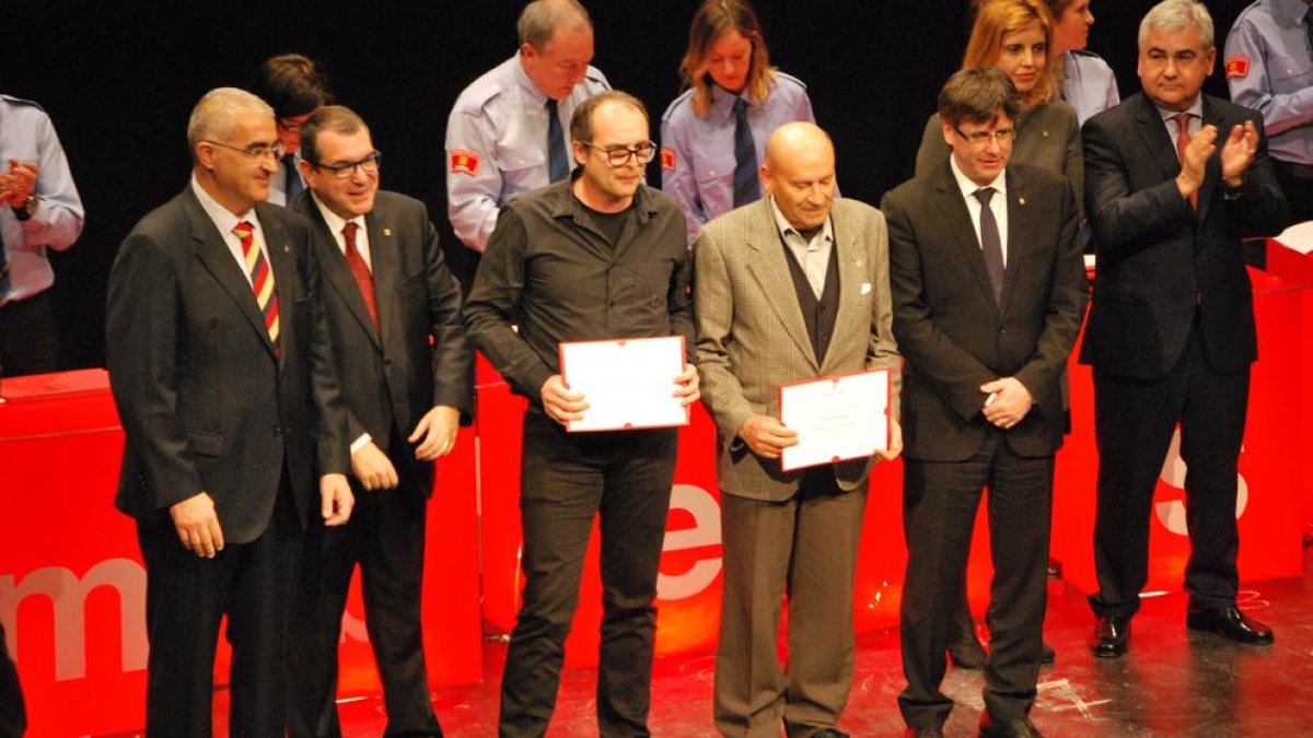 Lluís Tohà, vora el president de la Generalitat, Carles Puigdemont.