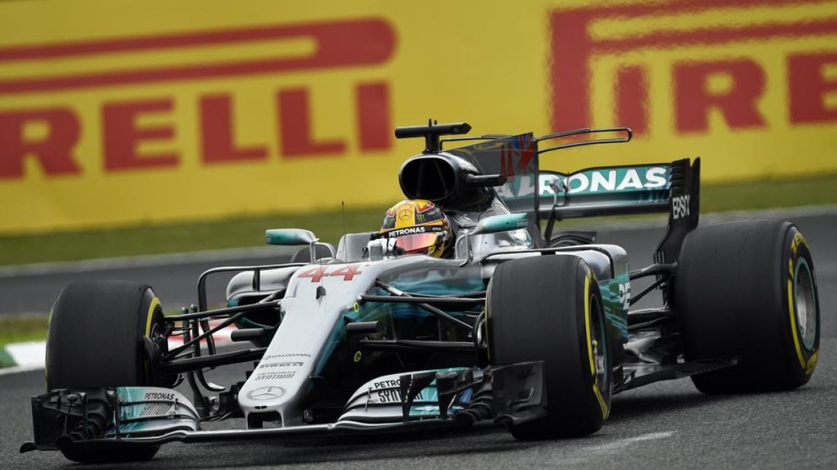 ‘Pole’ de Hamilton a Suzuka i Sainz avança el debut amb Renault