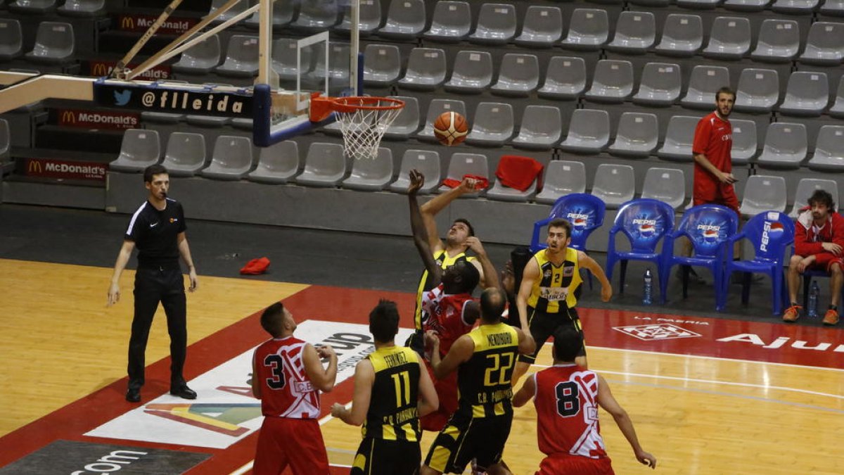 El Pardinyes va jugar un partit molt complet amb el Vic i va sumar la segona victòria del curs.