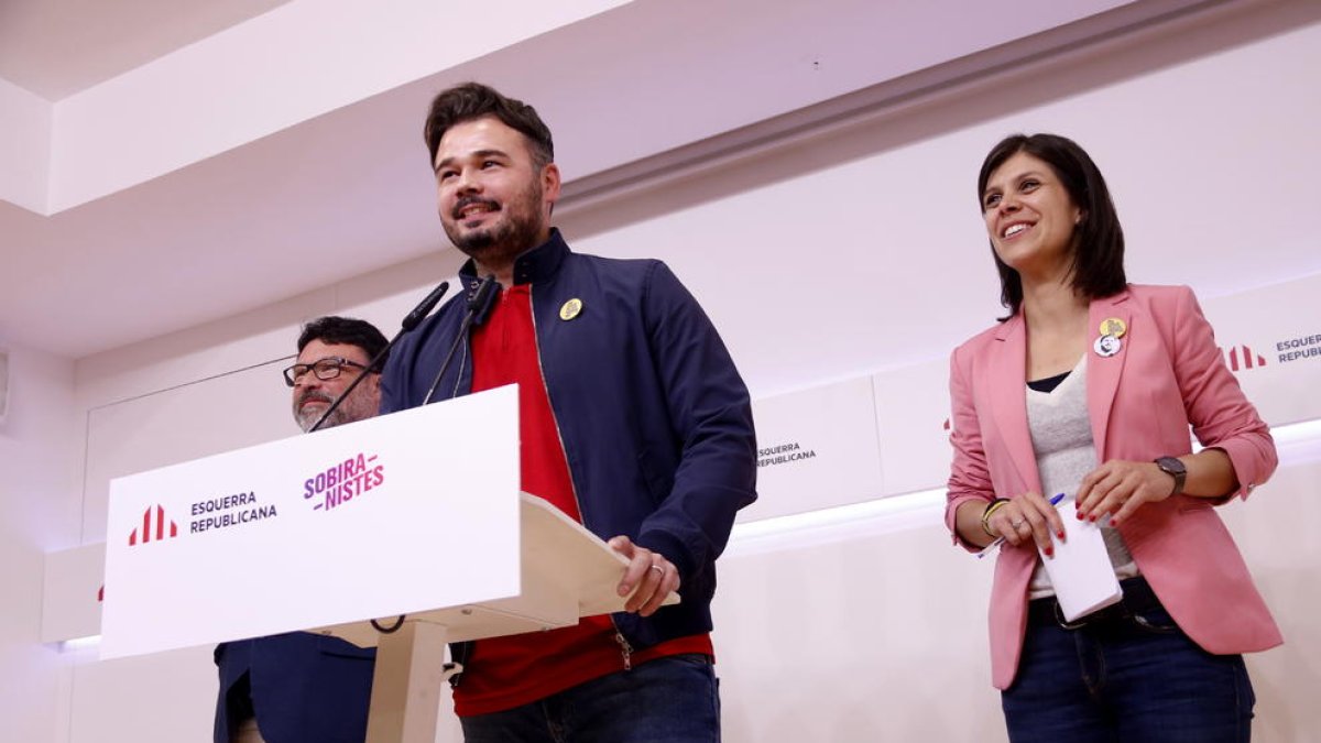 Rufián compareció ayer con Nuet y Vilalta satisfechos con los resultados de las elecciones.