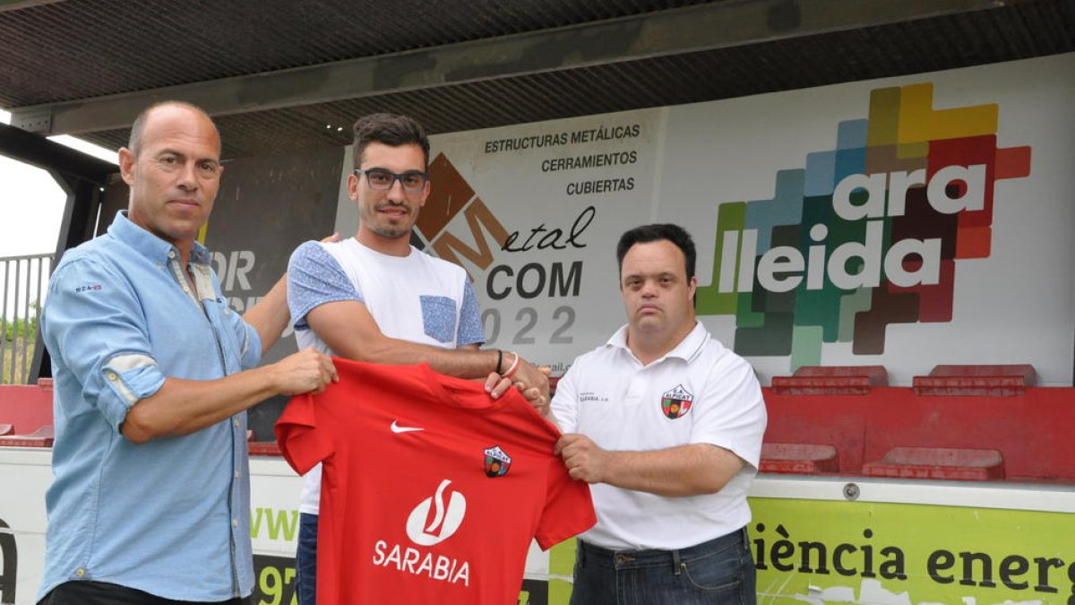 El presidente Jordi Pompido, Xavi Gomà y el directivo Noel Perera.