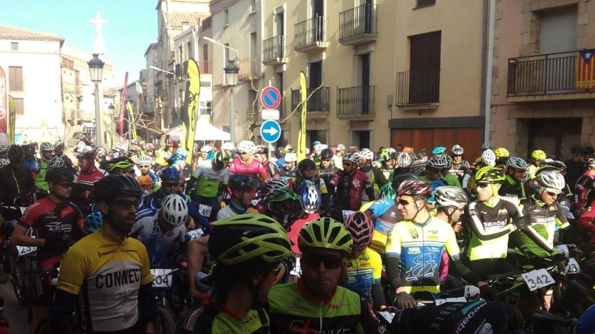 Los participantes en el Xallenge David Duaigües, que tuvo lugar ayer en Almatret.