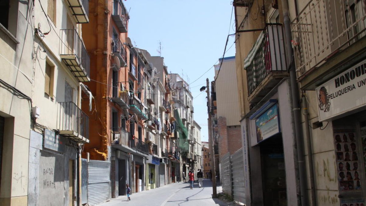 El banc no li perdona la hipoteca si no paga abans l'enderroc de la casa a Lleida