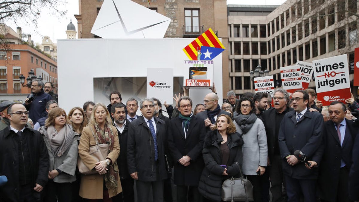 Comença el judici contra Francesc Homs al Suprem pel 9N