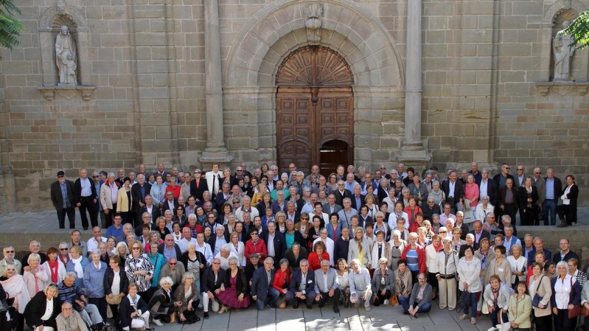 Fotografia de grup d’una festa que va tenir lloc dissabte passat en aquesta localitat de la Segarra.
