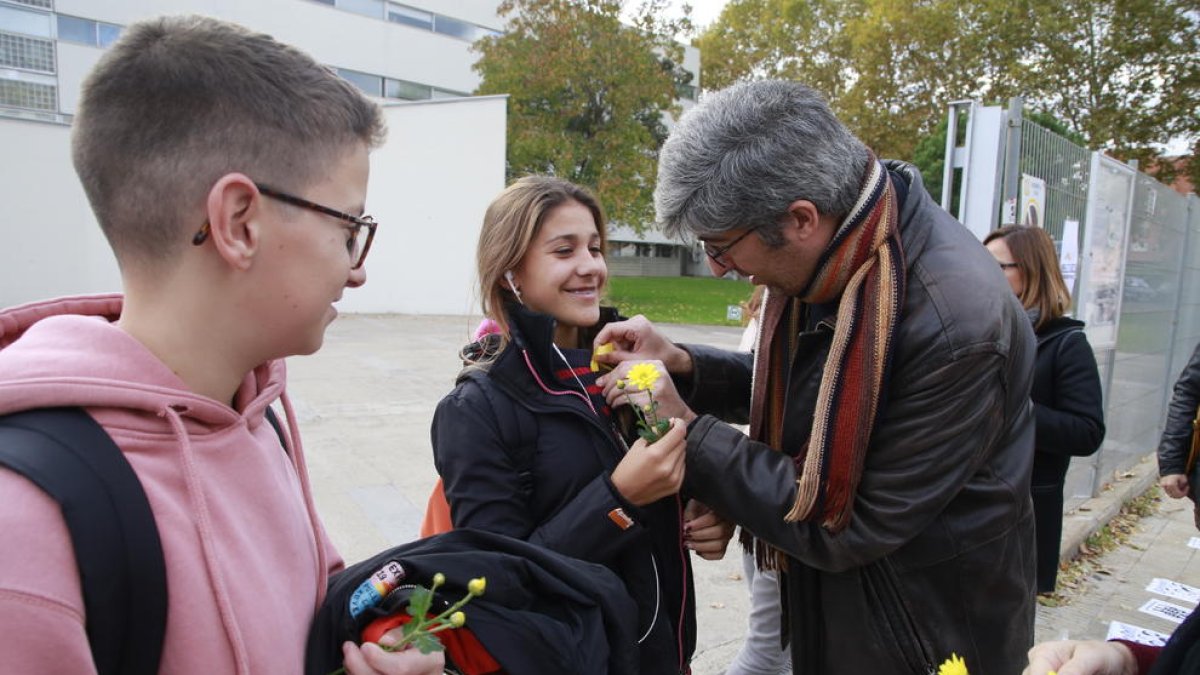 La EOI se une al amarillo para liberar a presos